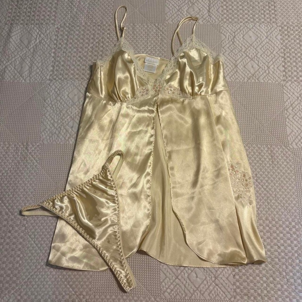 y2K Secret Treasures Soft Yellow Sequin Lacey Satin Top + Thong Set